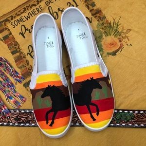 Western painted time and tru shoes  woman’s size 7